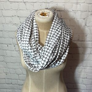 COPY - Steve Madden infinity scarf